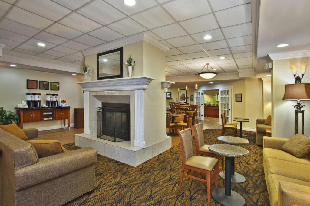 Hampton Inn Андерсон Экстерьер фото