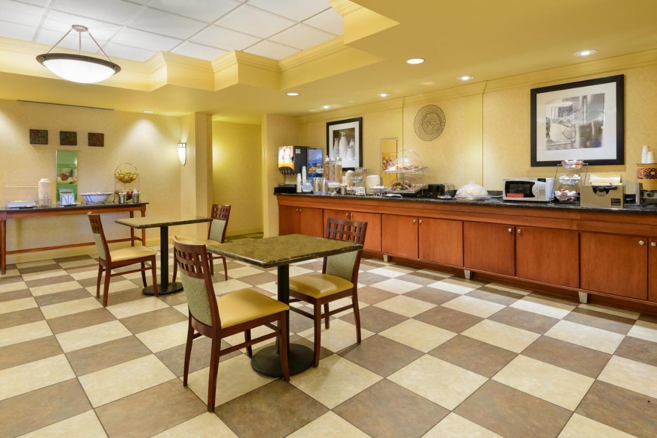 Hampton Inn Андерсон Экстерьер фото